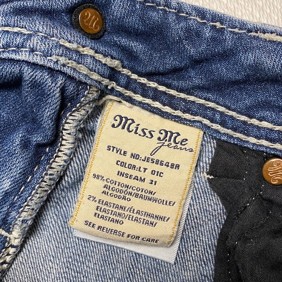Miss Me Embellished Boot Cut Blue Jeans in LT 01C Size 26 VGUC - Picture 6 of 16